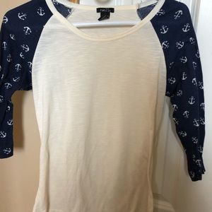 T-shirt with anchors on it